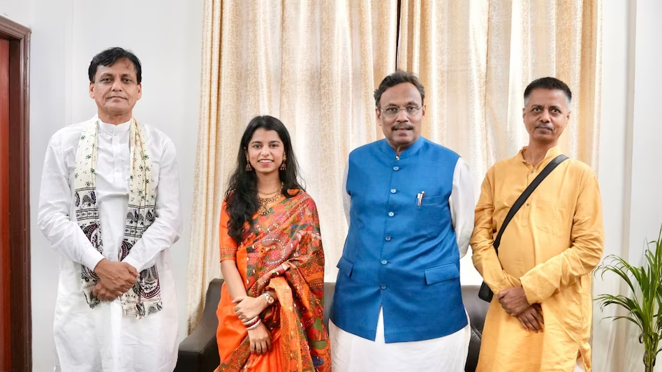"मौका मिला तो जरूर लड़ूंगी चुनाव": लोक गायिका मैथिली ठाकुर ने किया बड़ा ऐलान