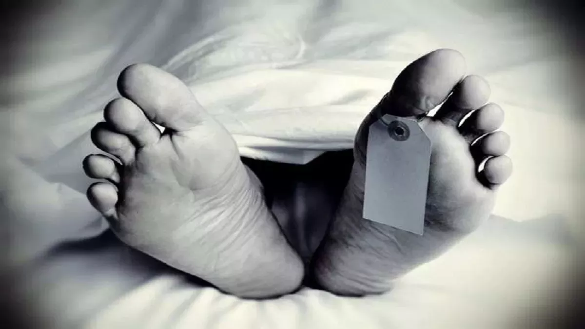 Suspicious death of government teacher in Varanasi: Blood-soaked body found in the room.