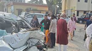 मुज़फ्फरनगर में LIVE भीषण सड़क हादसा, 6 की मौके पर मौत, 1 घायल