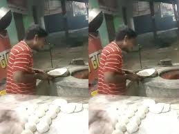 अलीगढ़ होटल में शर्मनाक हरकत: तंदूर की रोटियों पर थूकता दिखा कारीगर, वीडियो वायरल