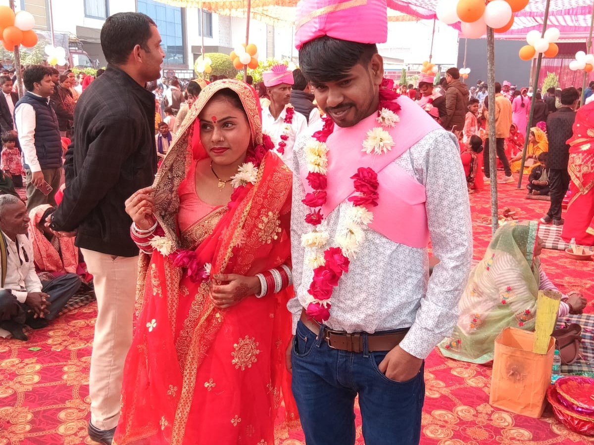 कानपुर देहात: मुख्यमंत्री सामूहिक विवाह योजना के तहत 137 जोड़ों का वैदिक विधि से विवाह
