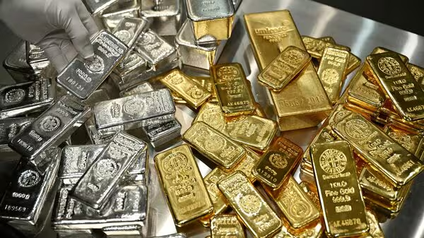 चांदी ₹13,000 उछली, पहली बार 3 लाख के पार; सोने ने भी बनाया नया रिकॉर्ड
