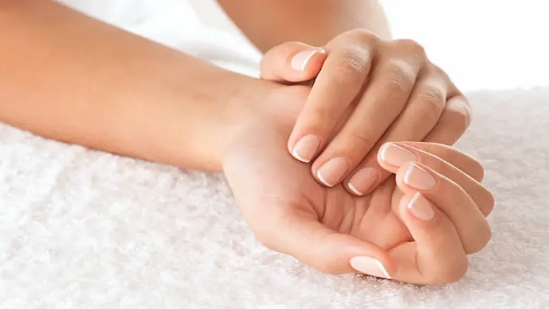 Home Remedies To Grow Nails Faster and Stronger: लंबे, मज़बूत और चमकदार नाखूनों के लिए 7 आसान घरेलू उपाय
