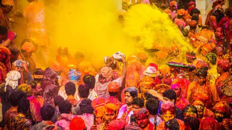 वृंदावन में फूलों की होली 28 फरवरी 2026 को, बांके बिहारी मंदिर में होगा दिव्य उत्सव