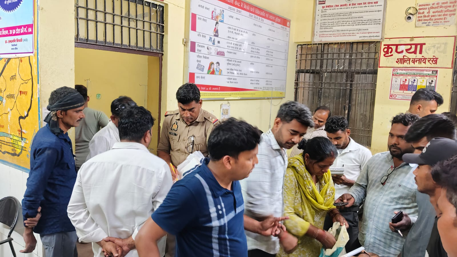 औरैया: ट्रैक्टर पलटने से चालक की मौत, साथी गंभीर रूप से घायल