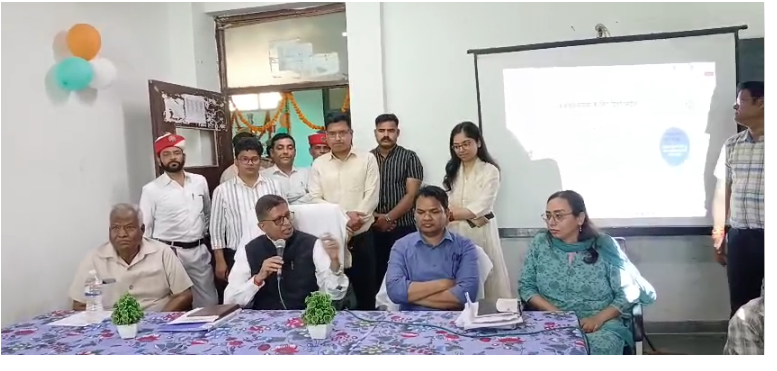 कानपुर देहात :“जनसुनवाई में सख्त दिखे डीएम कपिल सिंह, लापरवाही पर कार्रवाई की चेतावनी