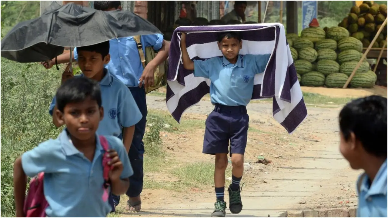 दिल्ली में भीषण गर्मी का खतरा: स्कूलों में ‘वॉटर बेल’ लागू, हर घंटे बजेगी पानी पीने की घंटी