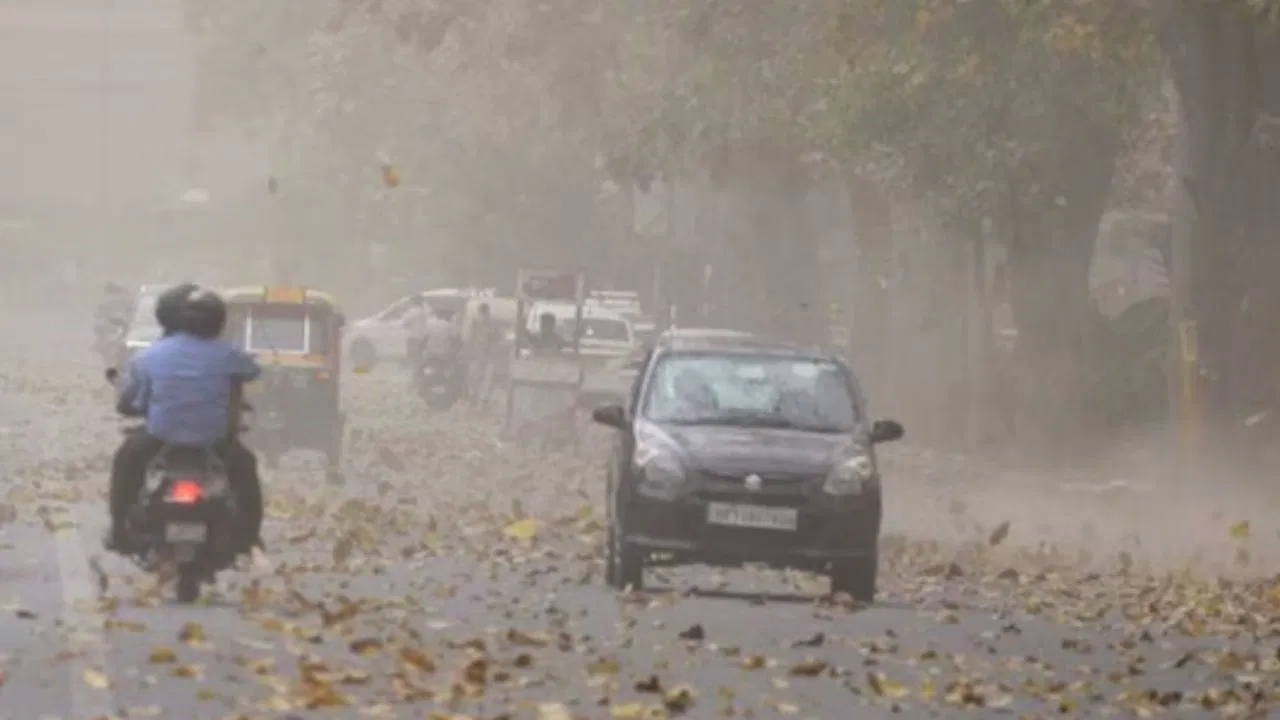 Delhi NCR Rain Alert: भीषण गर्मी के बीच बदला मौसम: दिल्ली-NCR समेत उत्तर भारत में आंधी, बारिश
